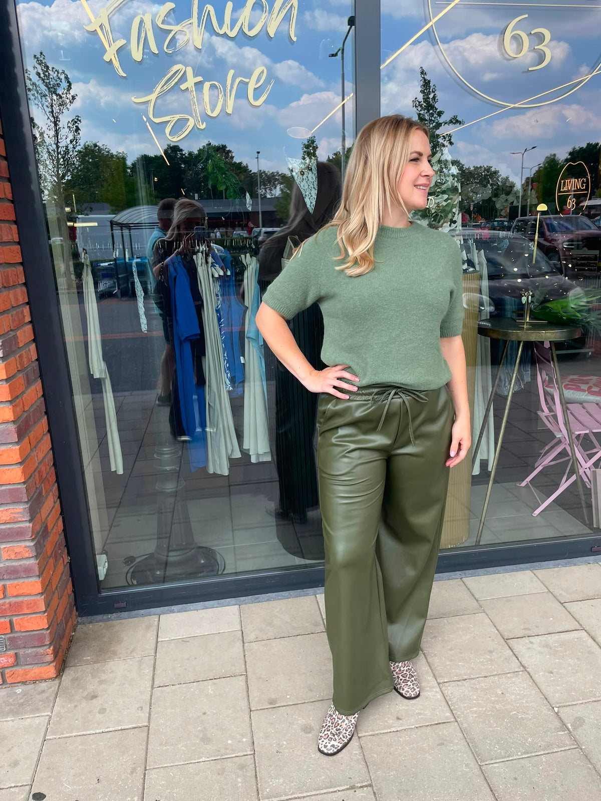 Leatherlook broek groen
