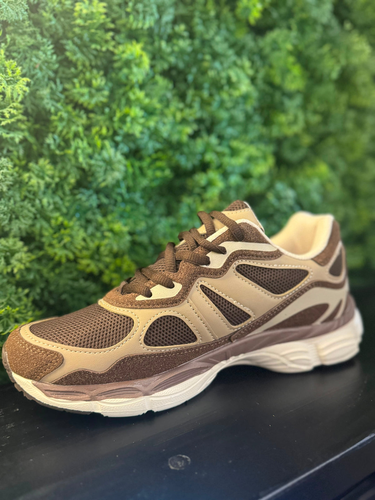 Sneaker bruin