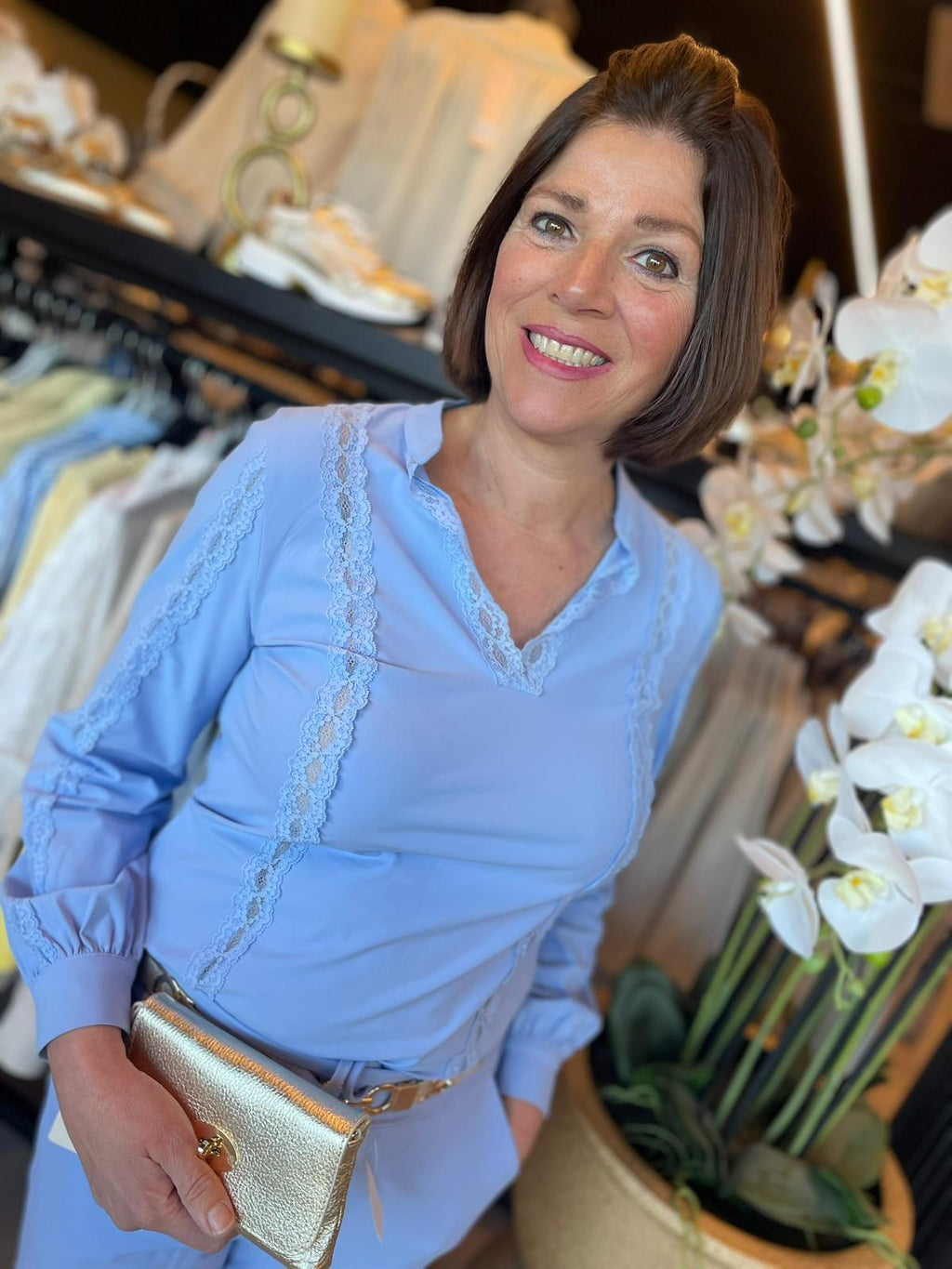Mi piace - travelstof blouse met kante detail lavender blue MP202776