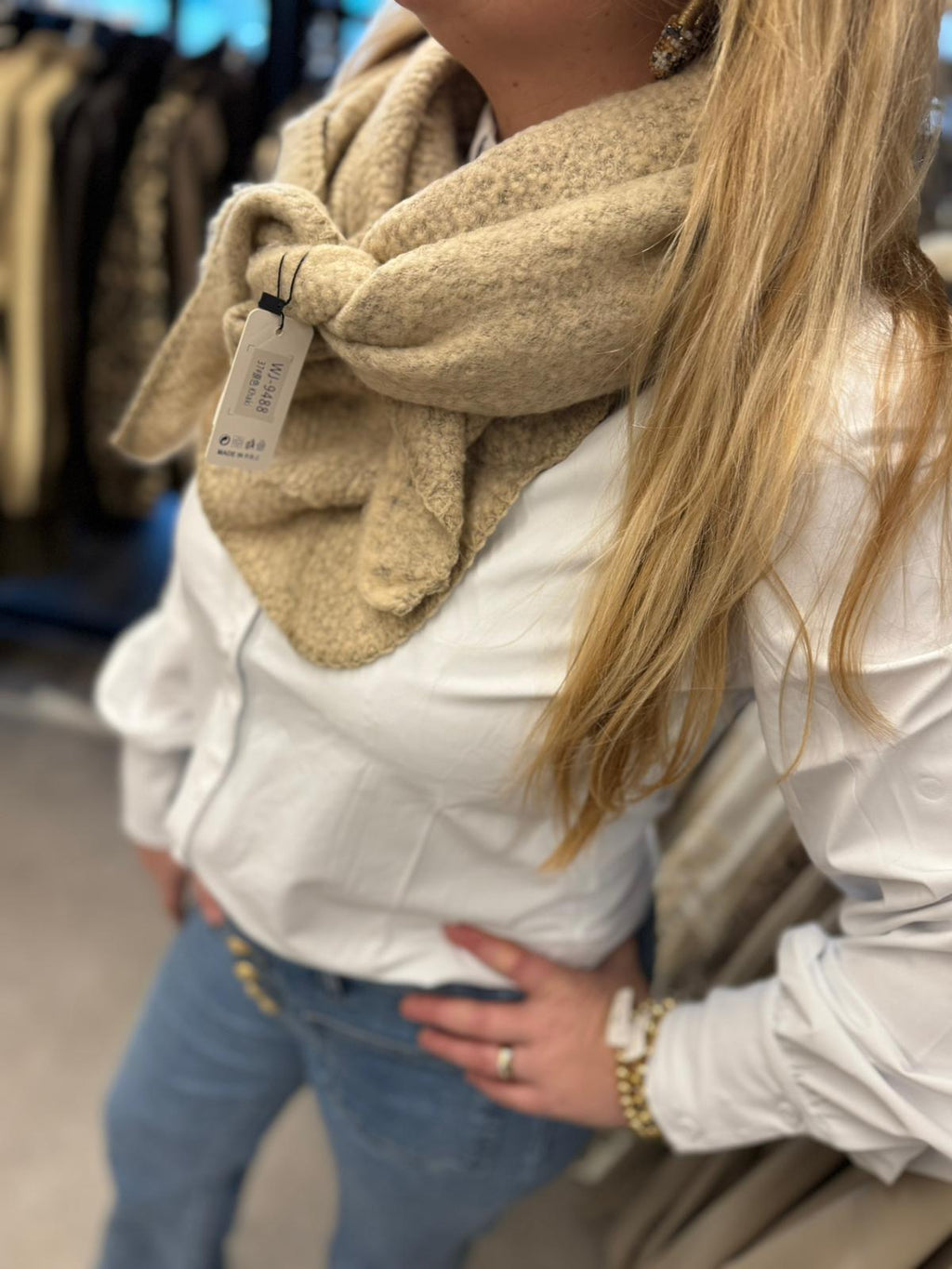 Driehoek sjaal beige