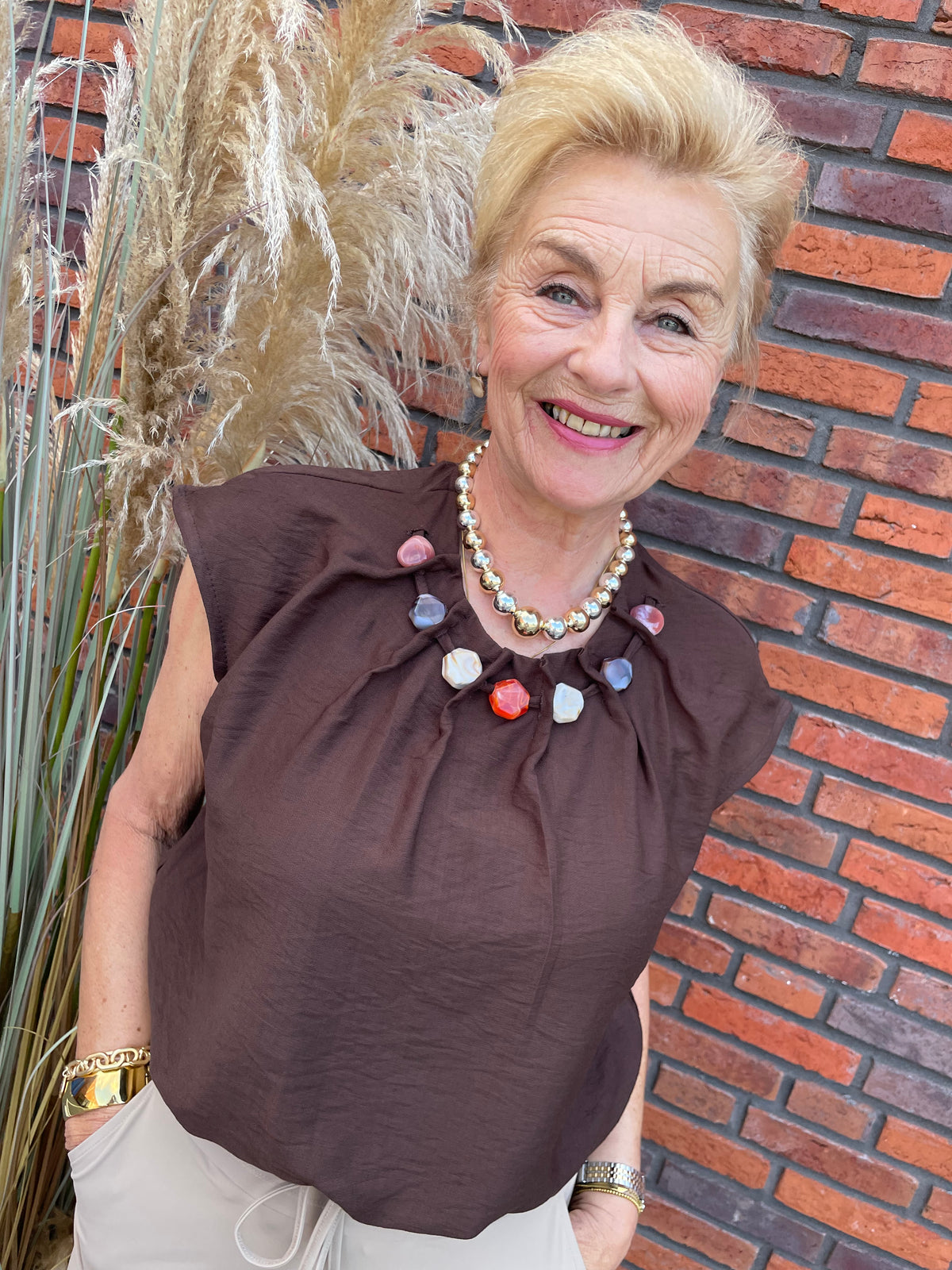 Top Liv bruin