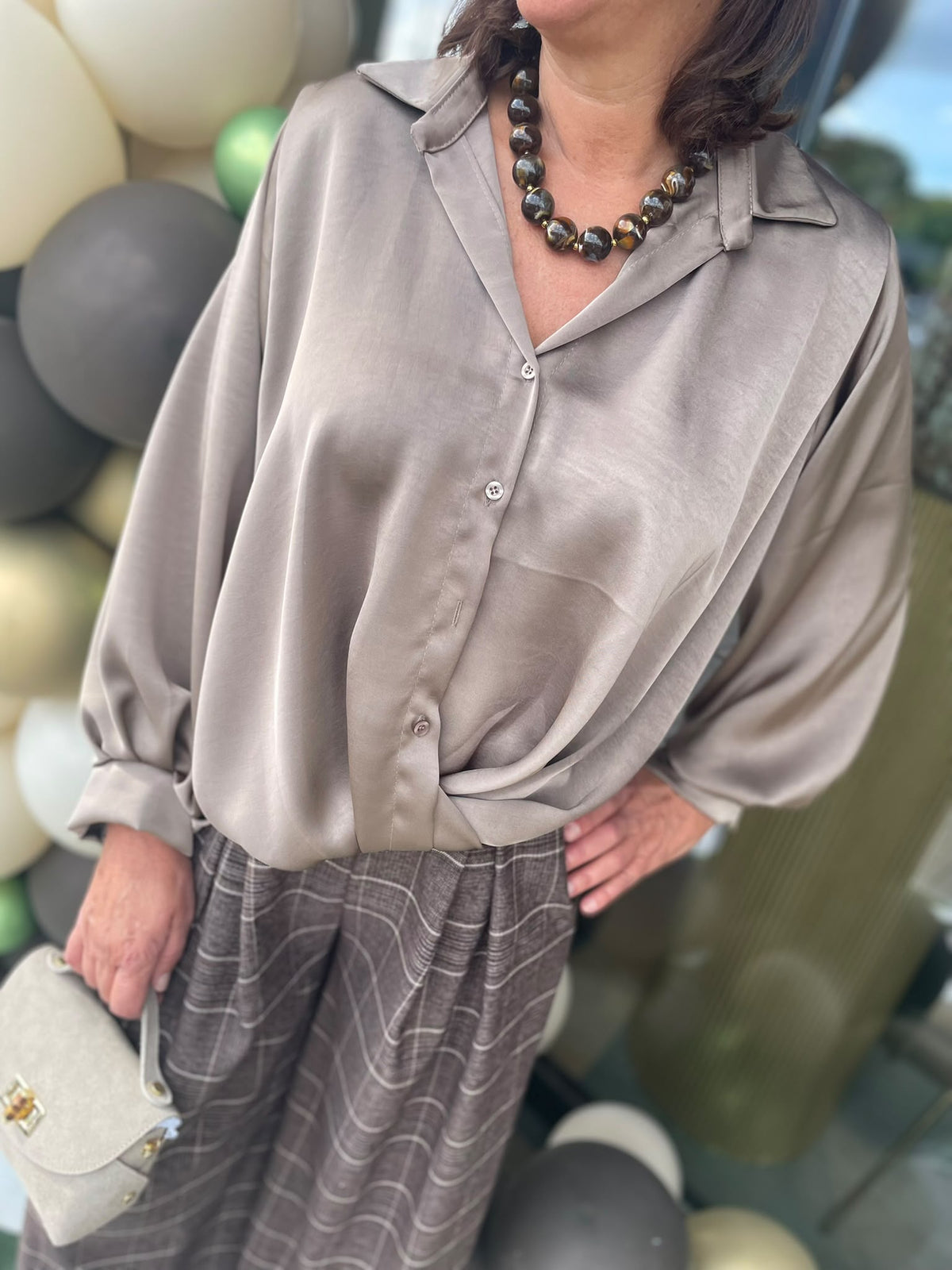 Blouse Floortje taupe