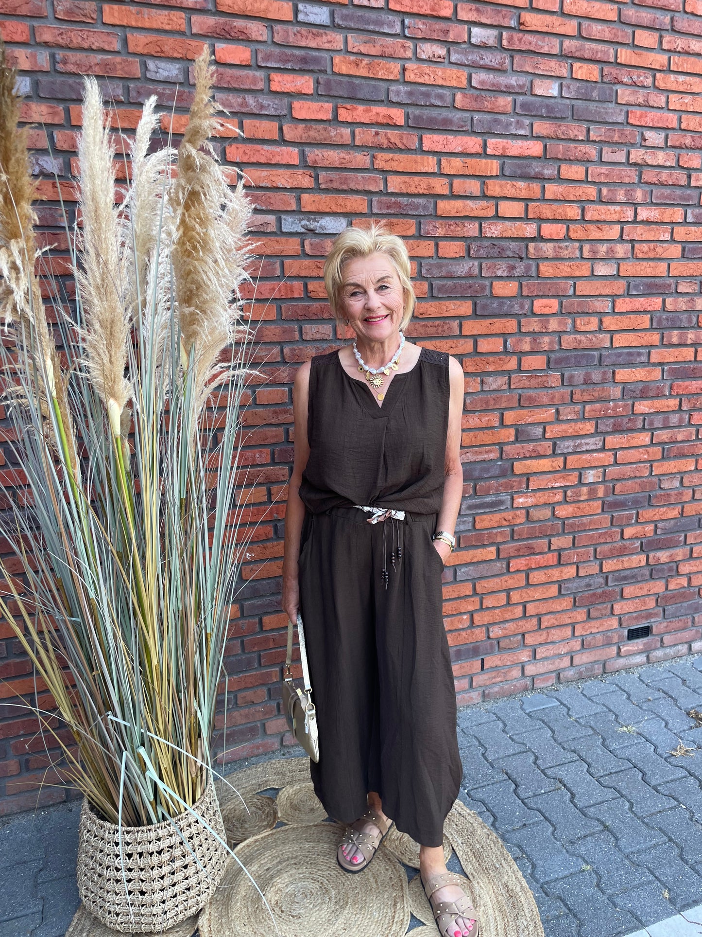 Set Jari bruin