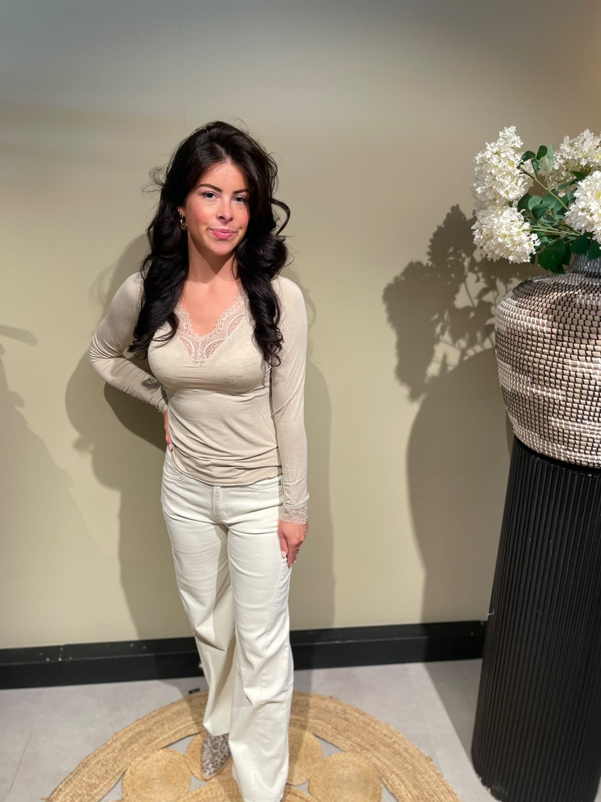 Triple Nine - Top cashmere met vhals beige TR9003