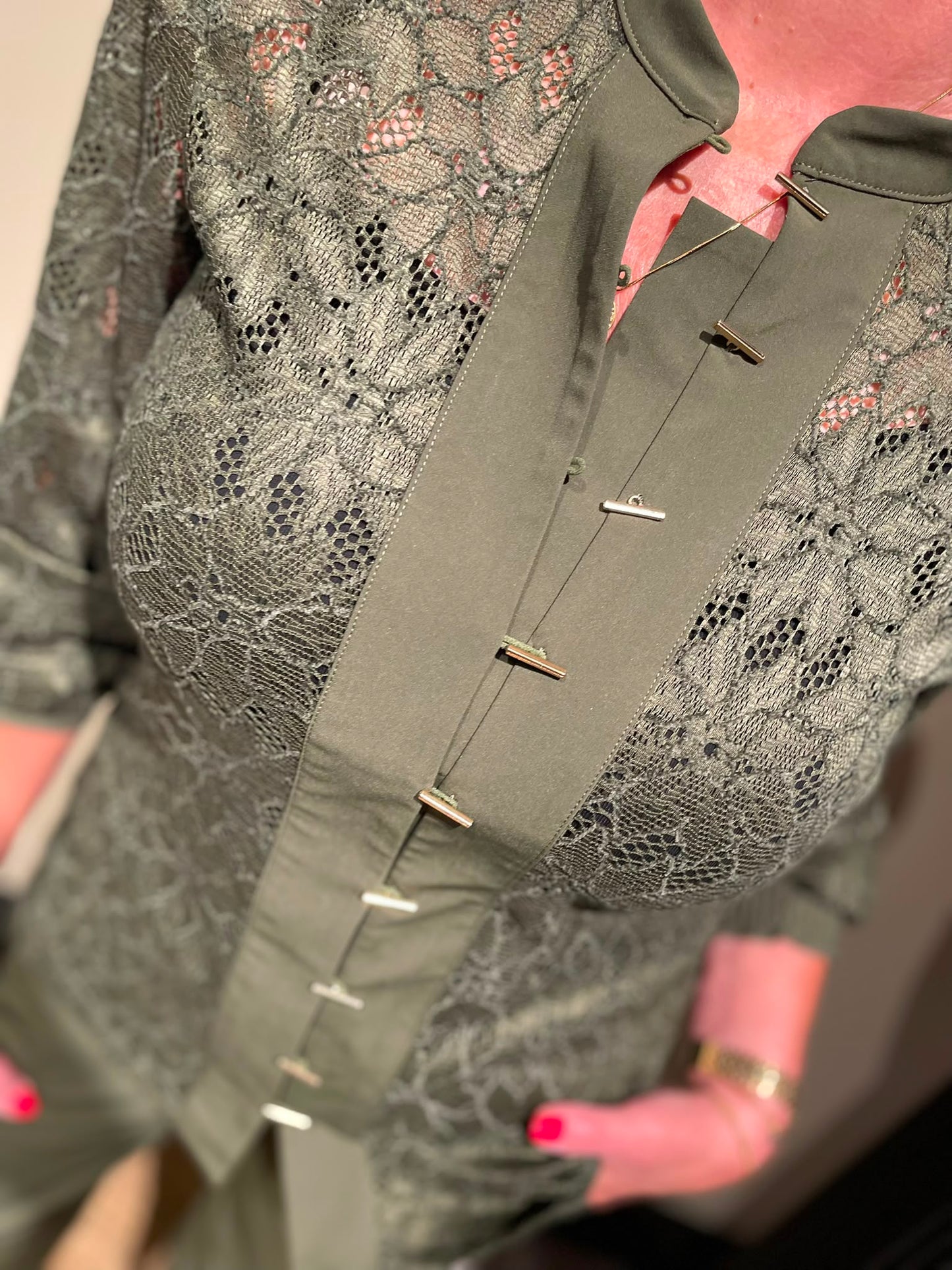 Triple Nine - Blouse lace met gouden knopen olive BLS5946