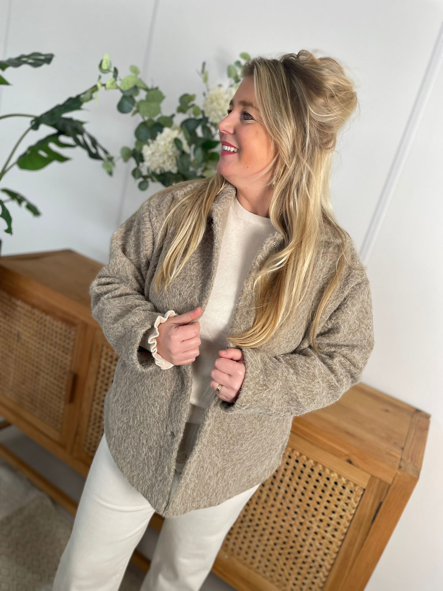 Jasje Lore taupe Pre- order.