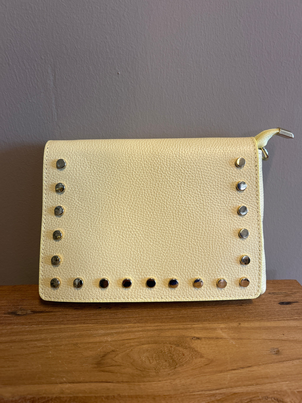 Tas met studs geel