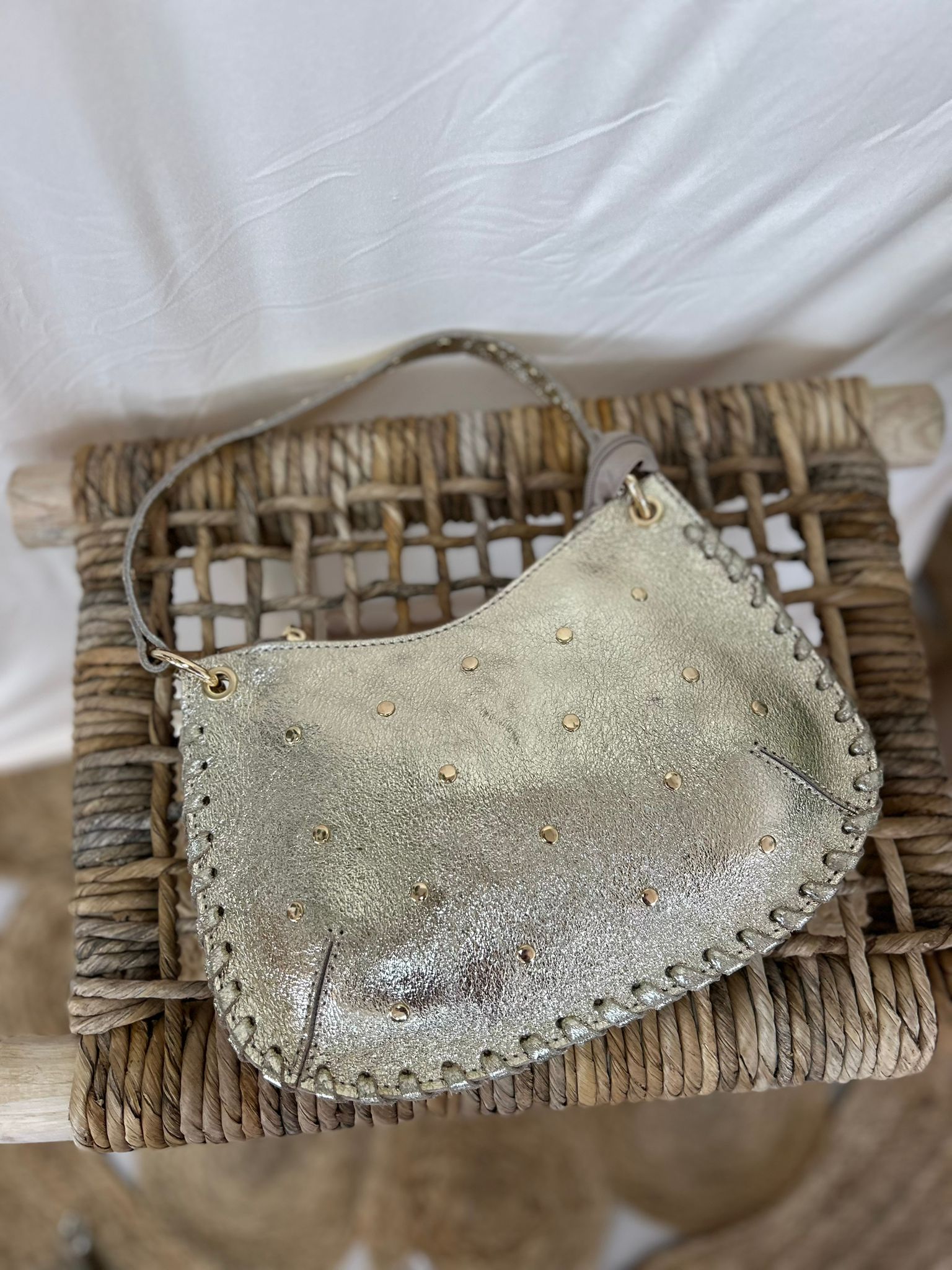 Casey tas met studs goud