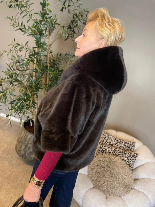 Bontjasje Mila met capuchon donkerbruin