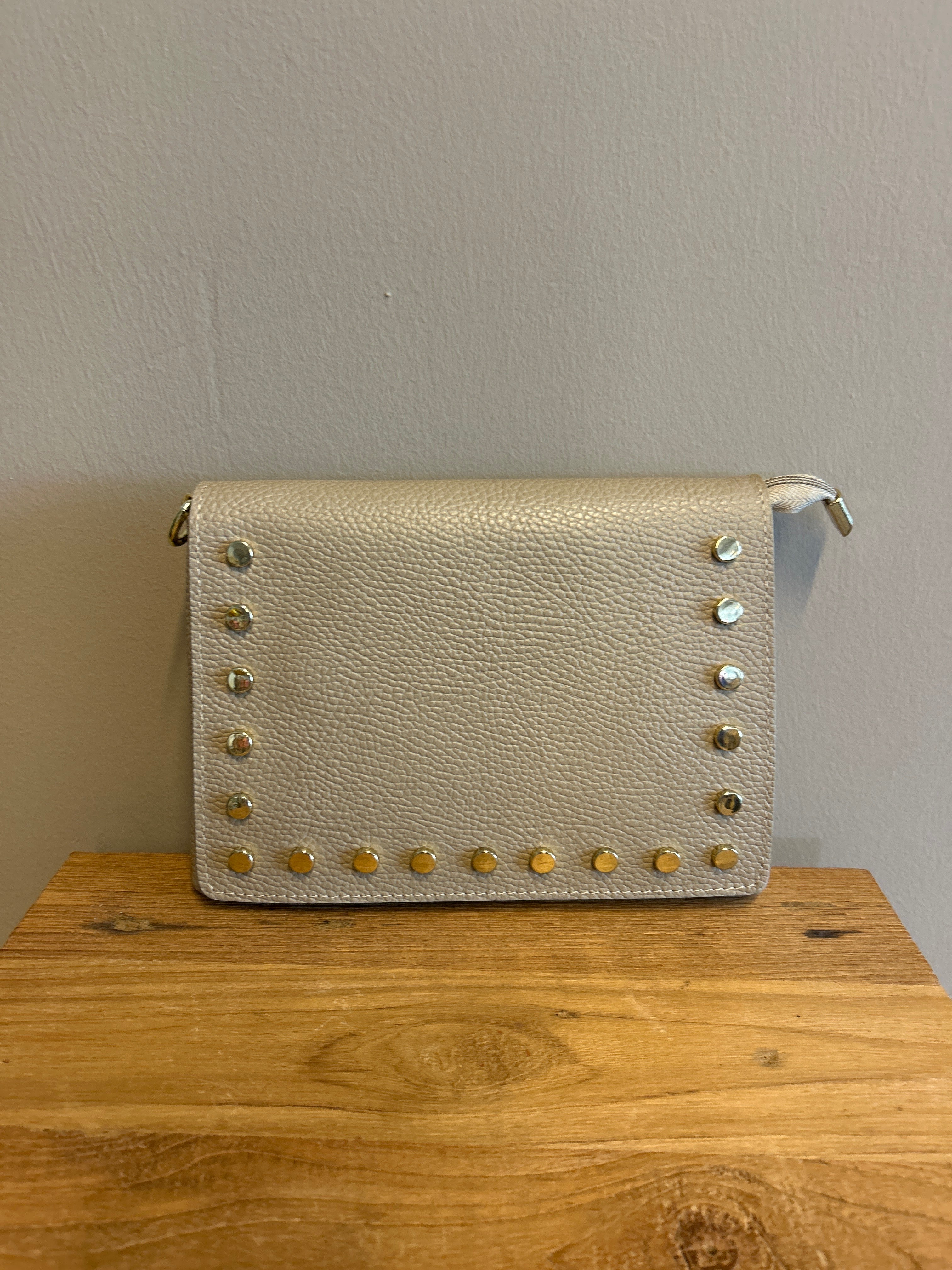 Tas met studs taupe