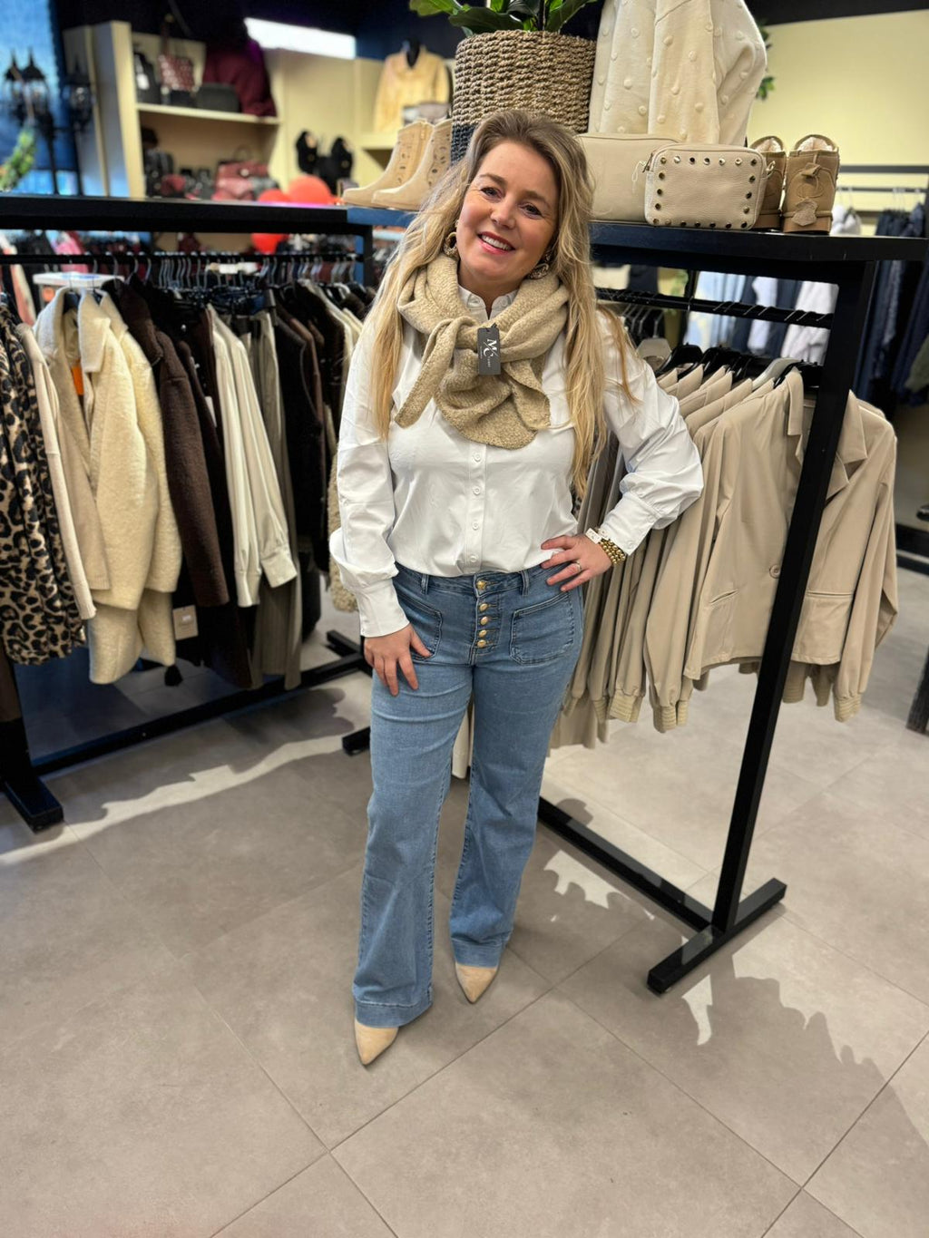 Driehoek sjaal beige