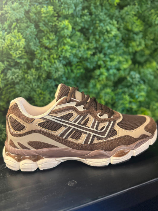 Sneaker bruin