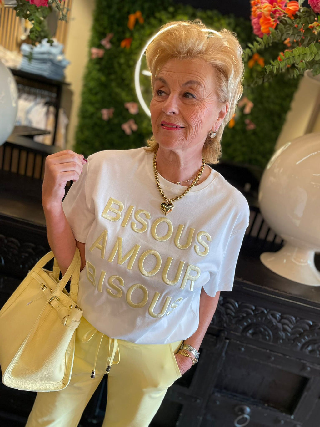 T-shirt Bisous Amour geel
