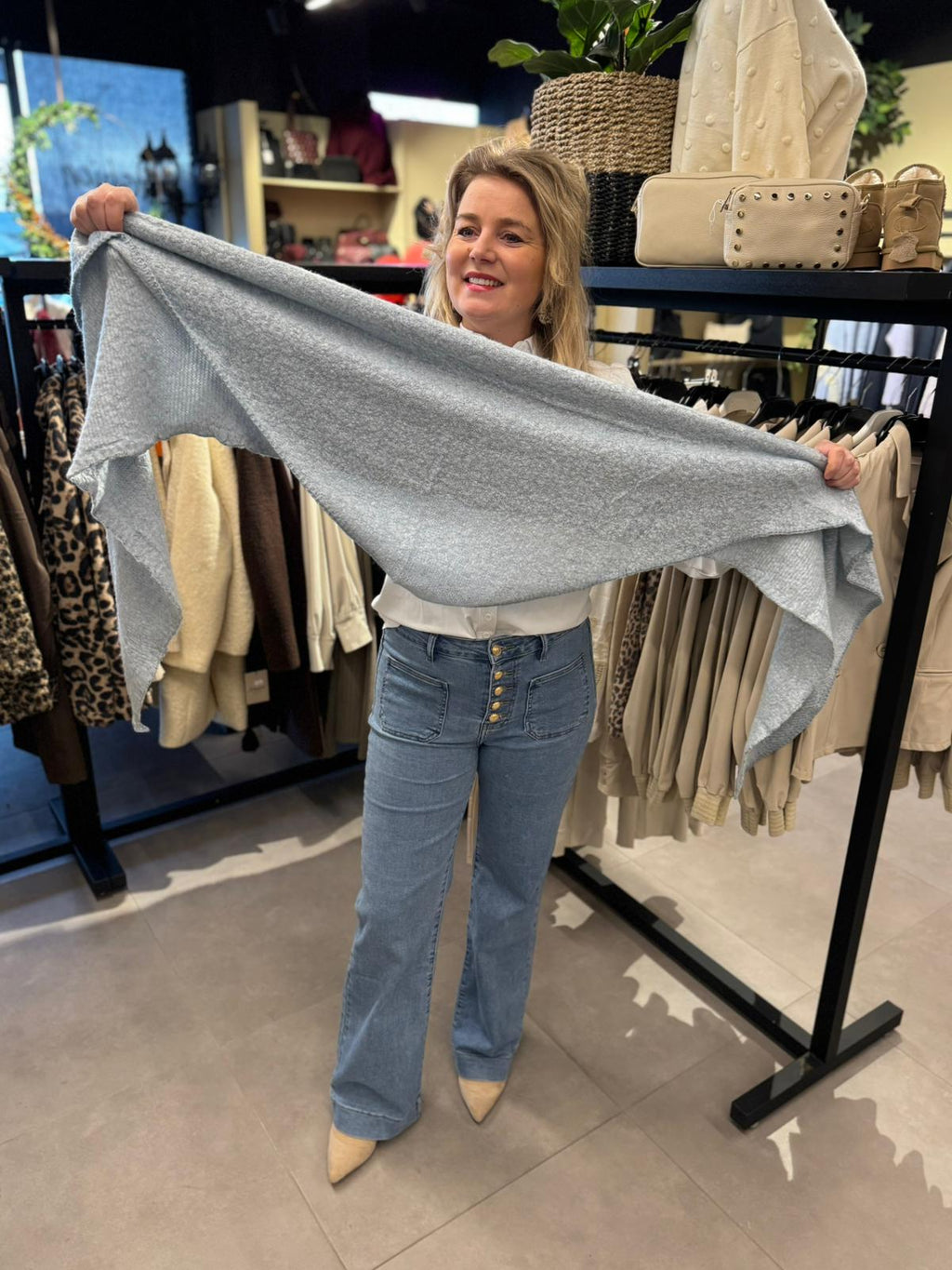 Driehoek sjaal lichtblauw