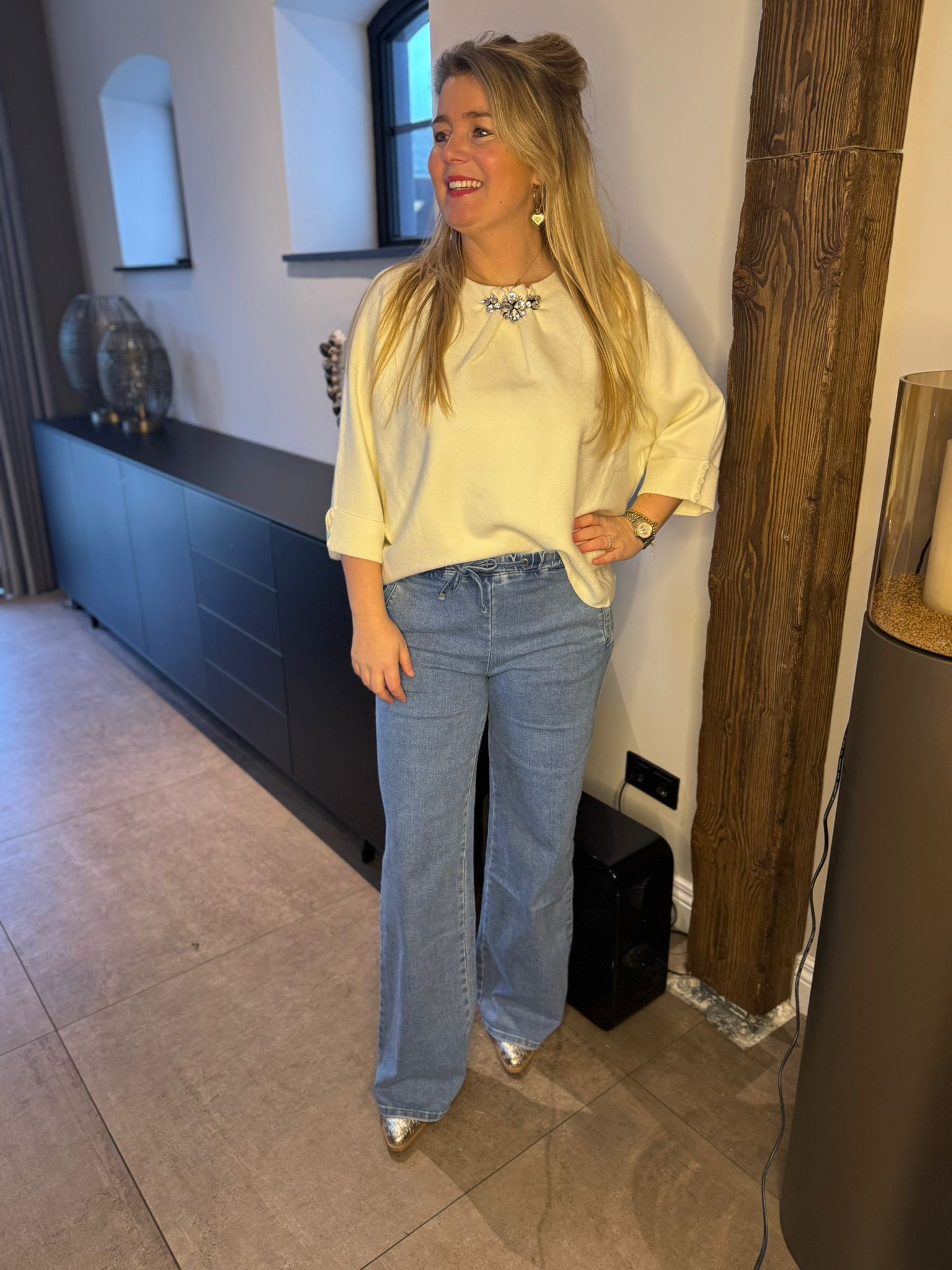 Broche hals trui wolwit