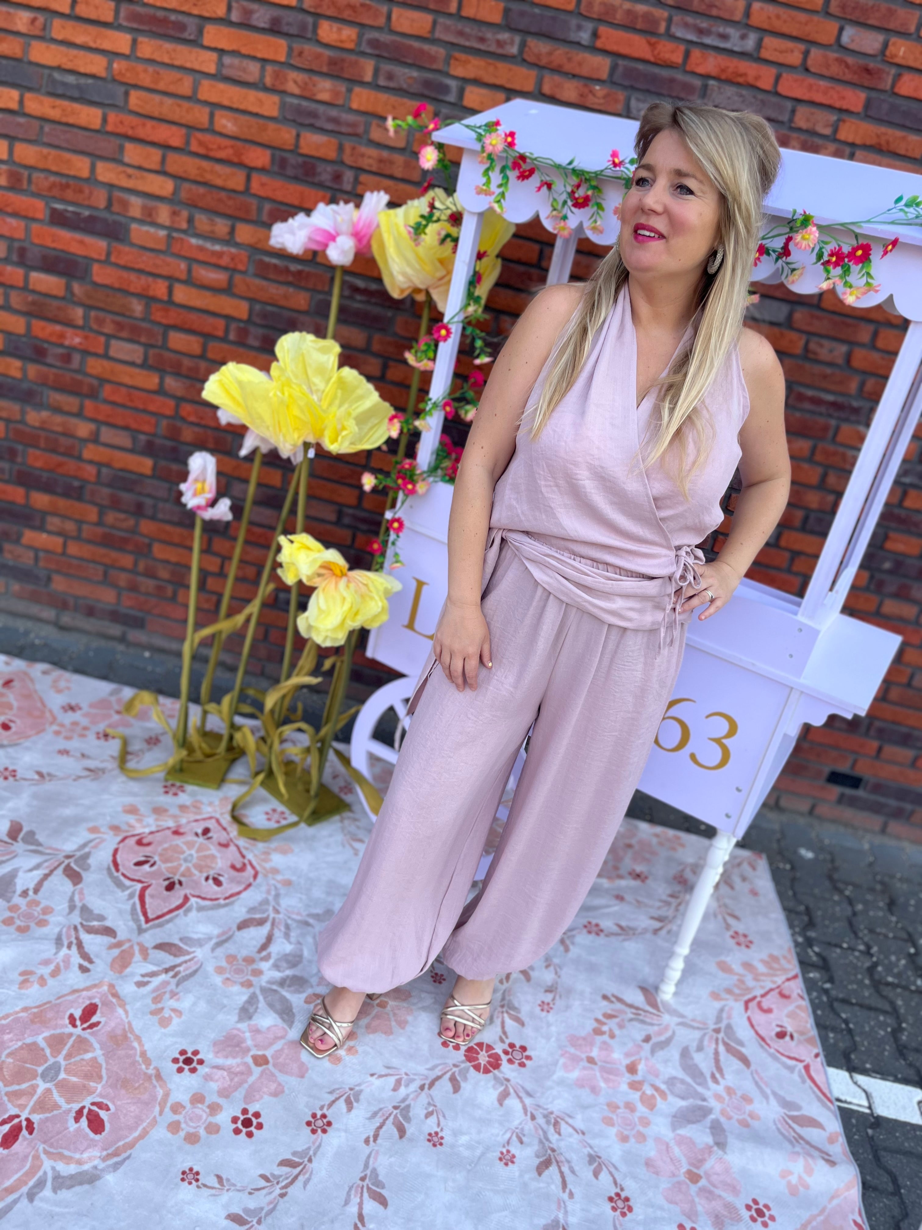 Pre order Top lisa rose