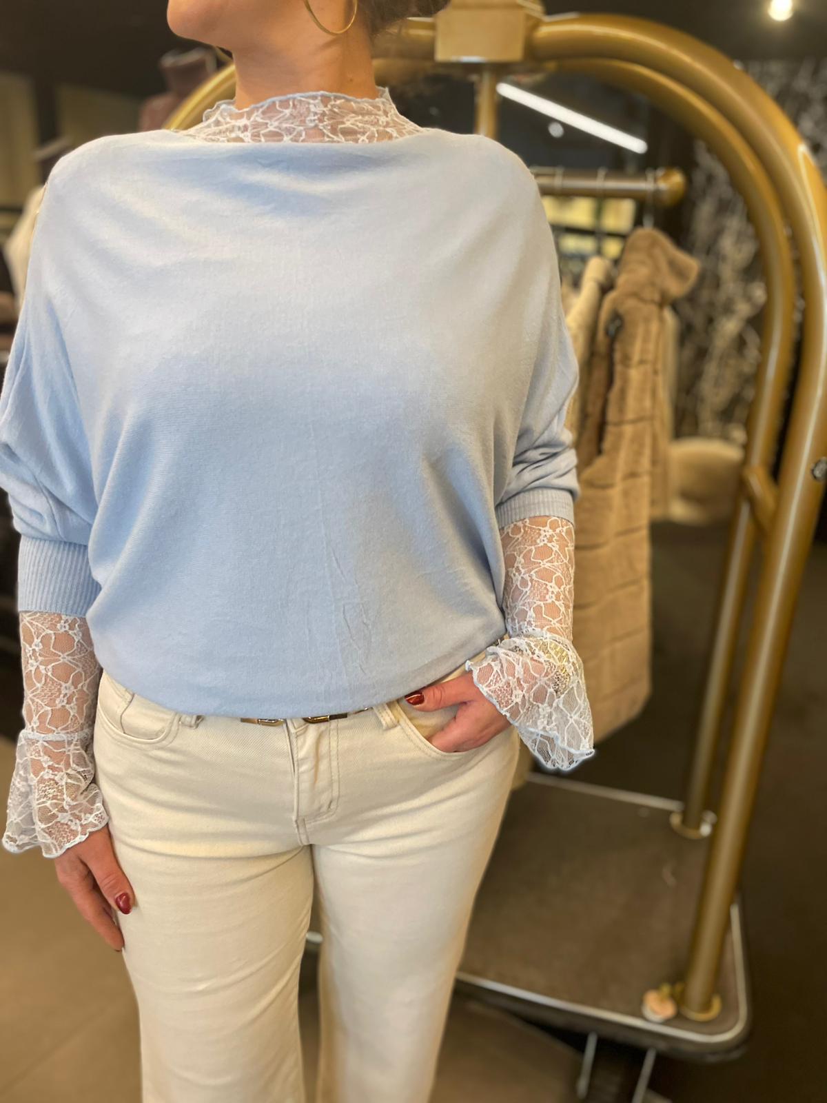 Vleesmuis trui Vive lichtblauw