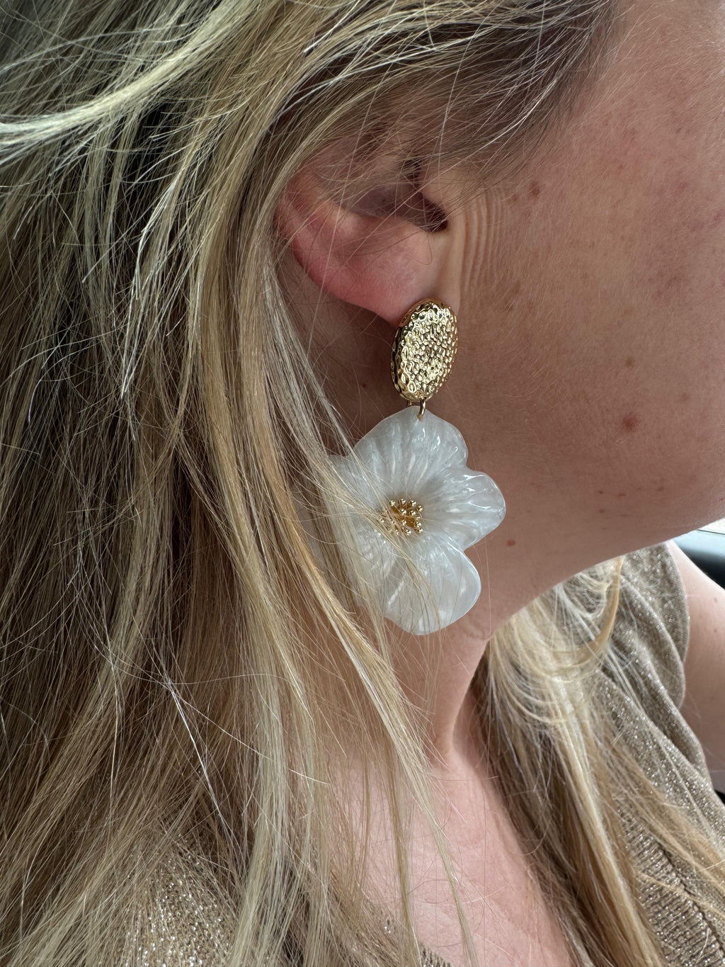 Oorbellen flower white