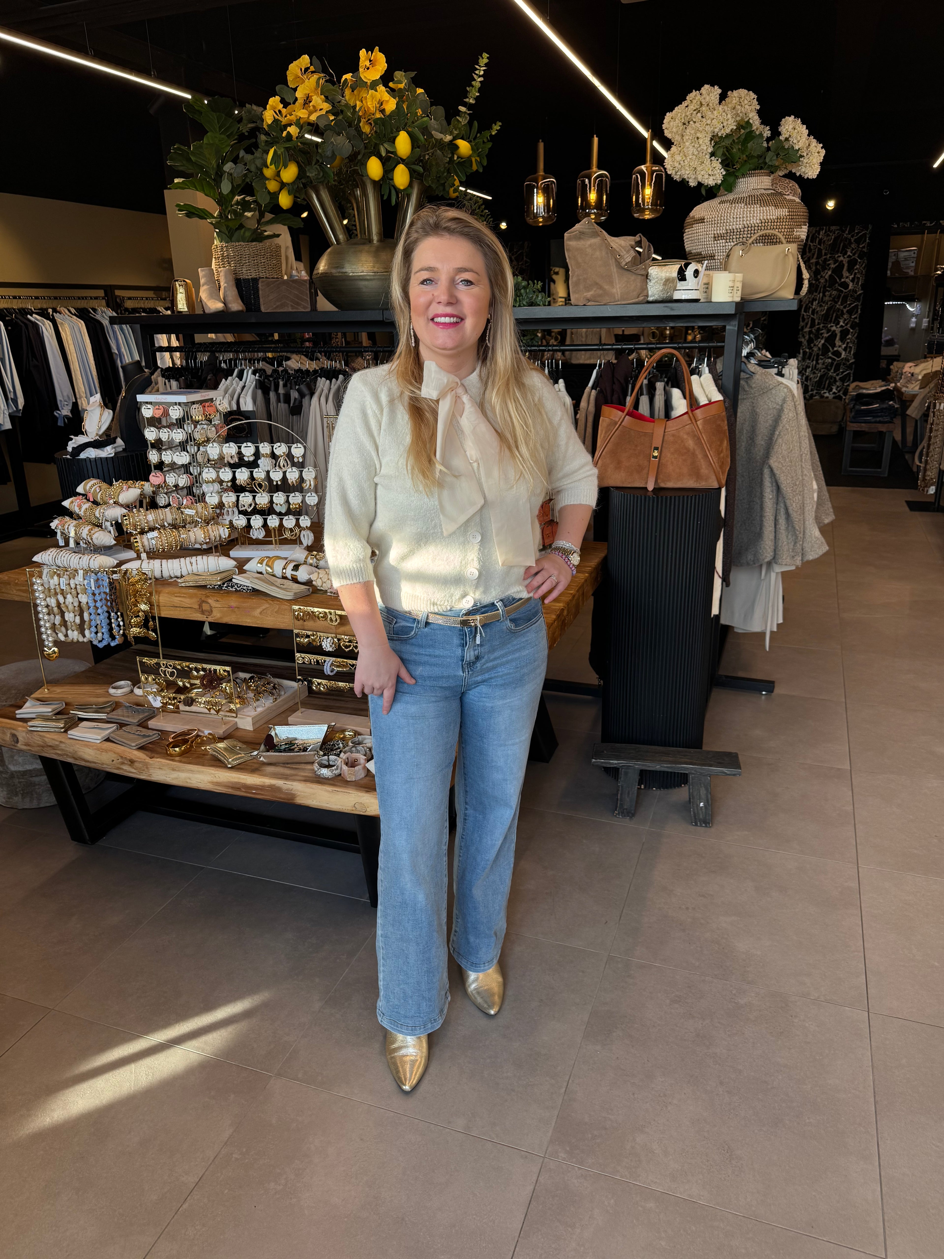 Donna trui met strik beige