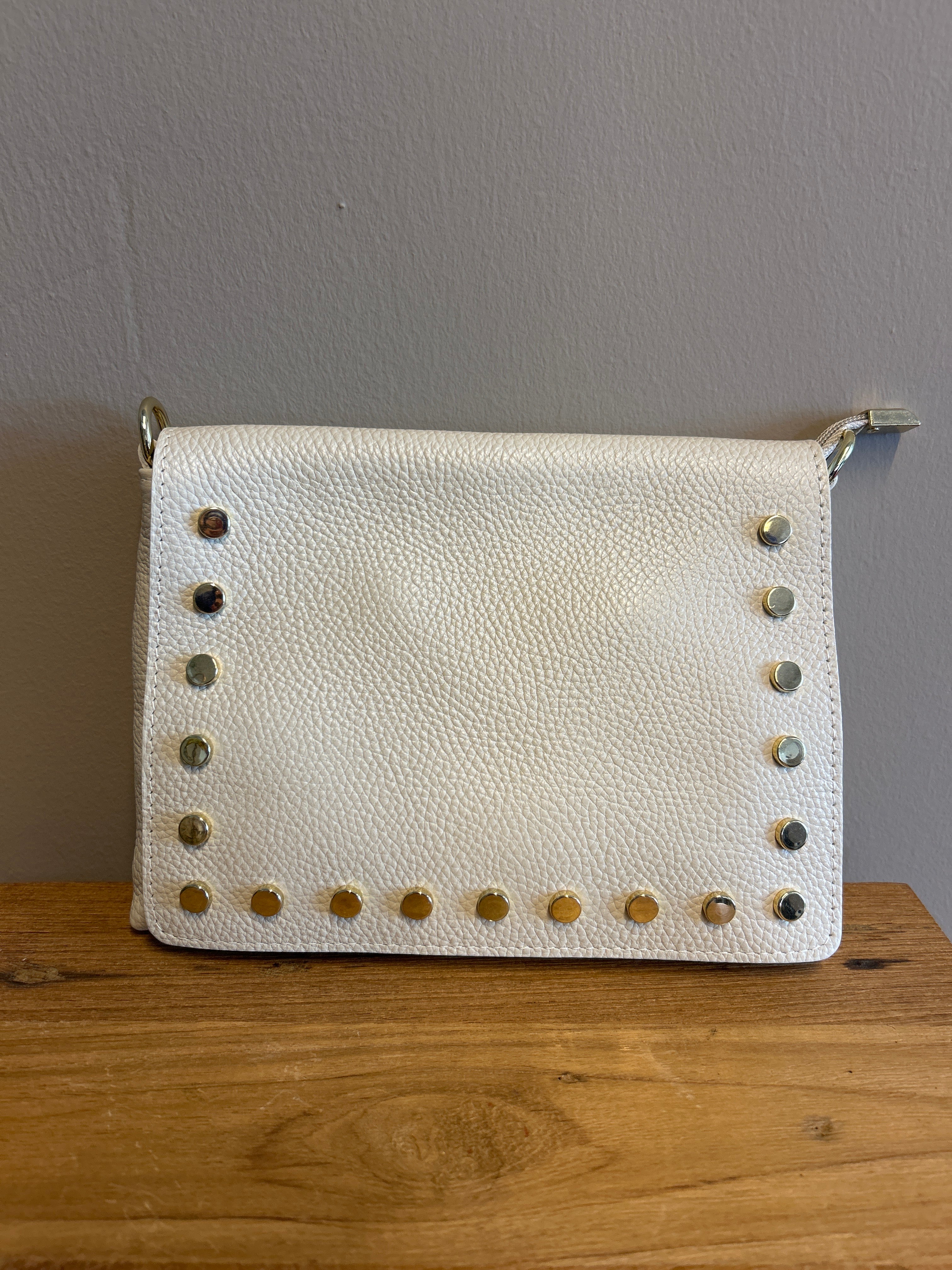Tas met studs beige