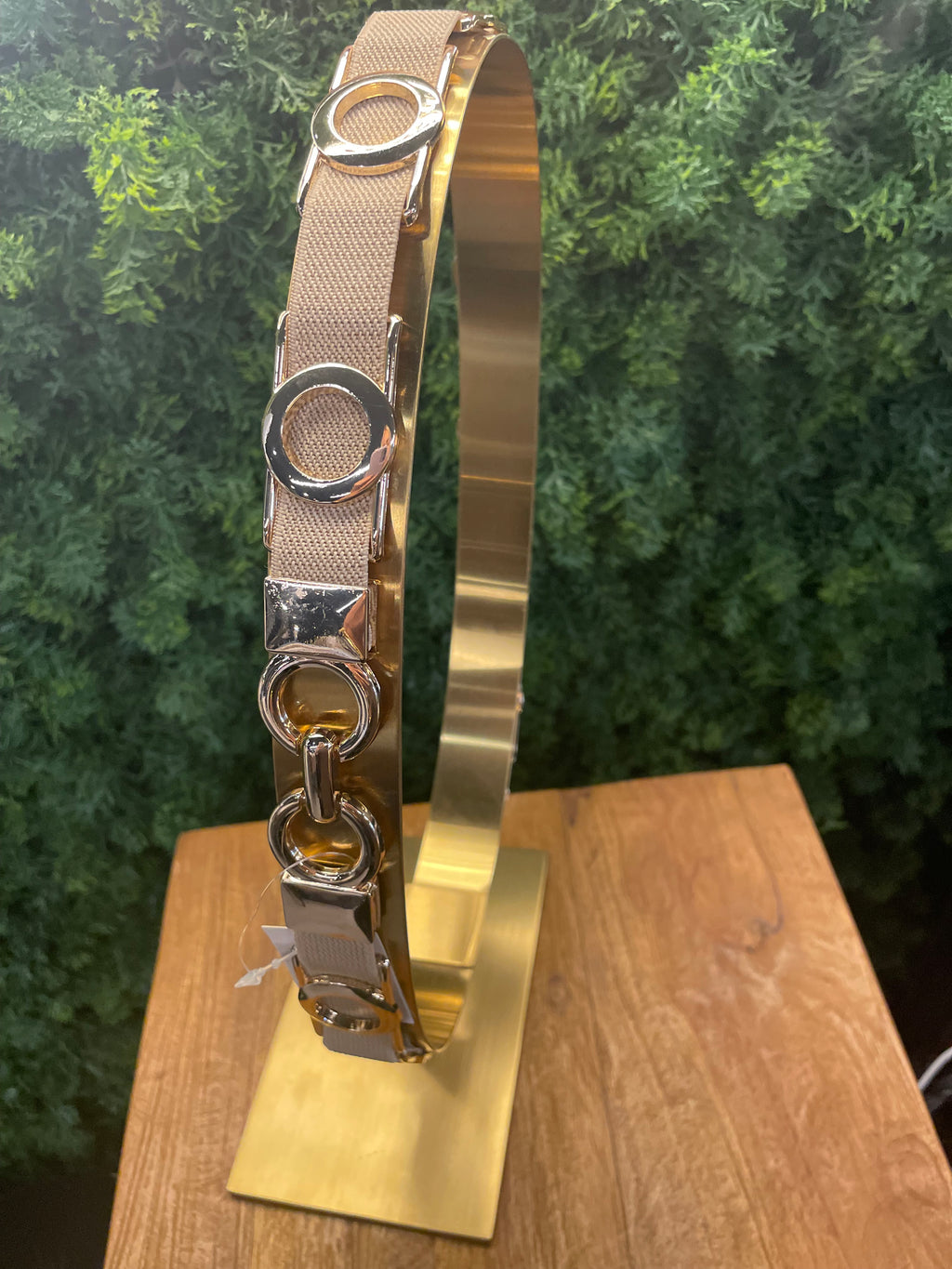 elastische riem beige rondjes