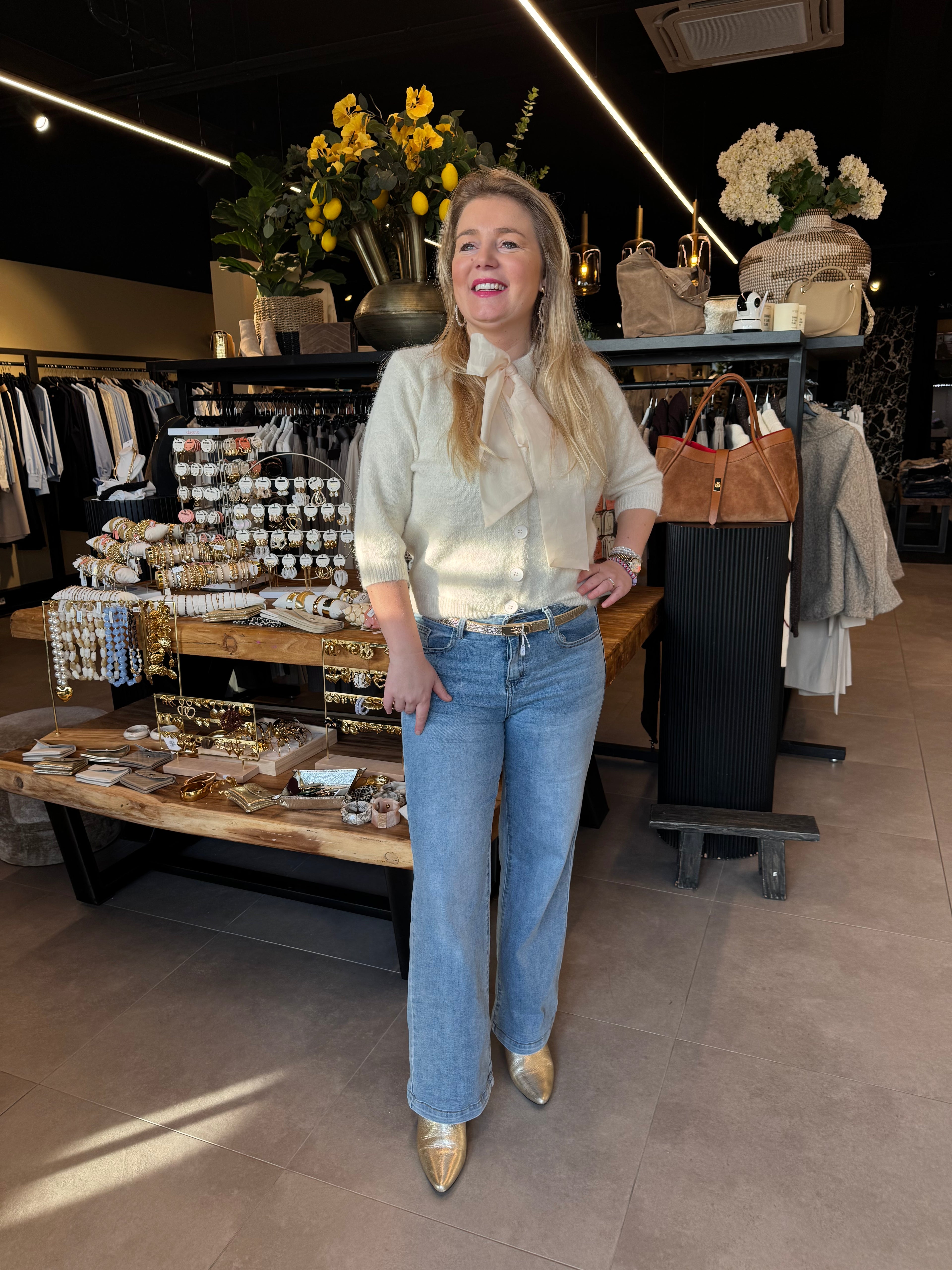 Donna trui met strik beige