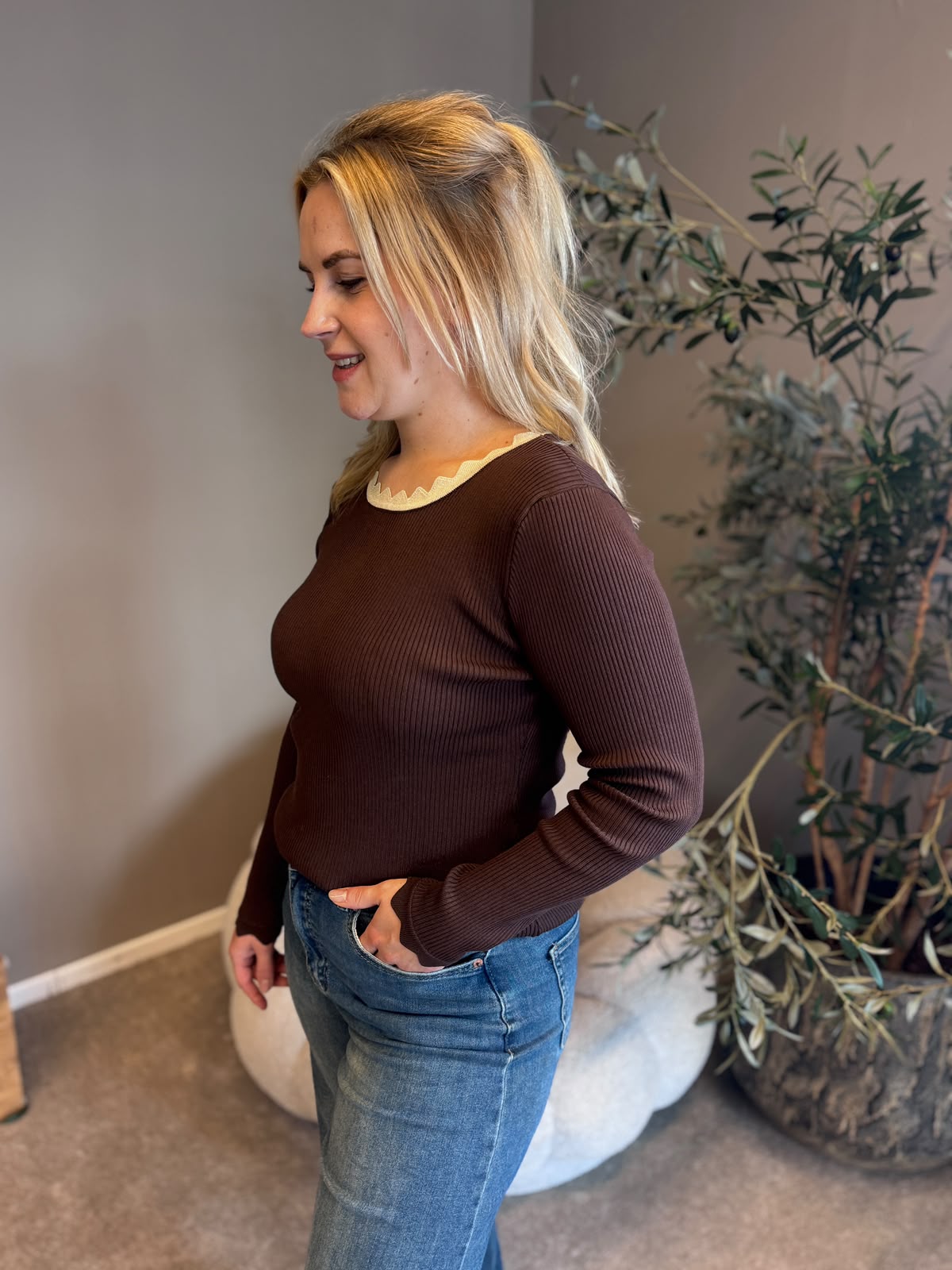 Top Basic randje bruin