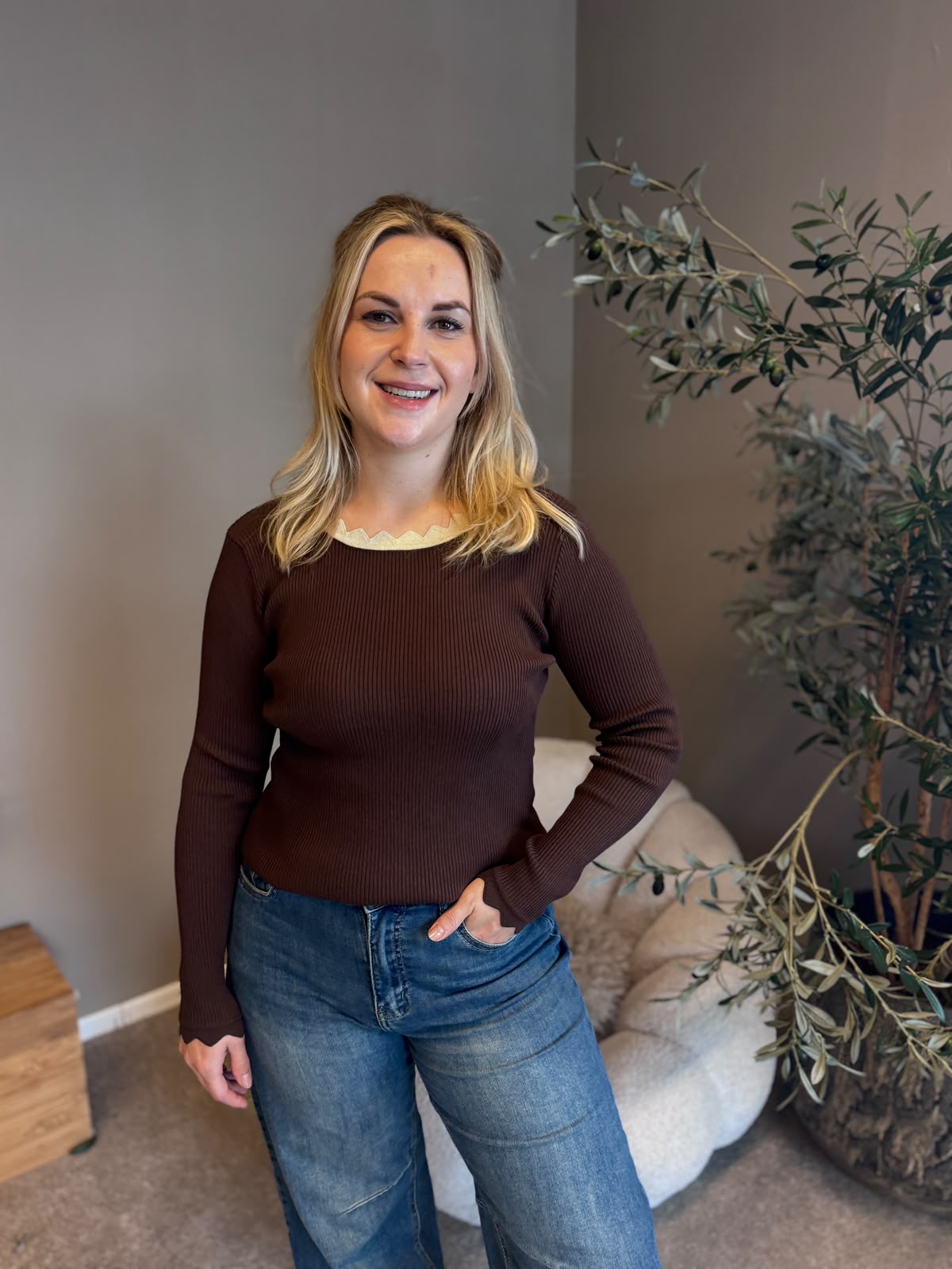 Top Basic randje bruin
