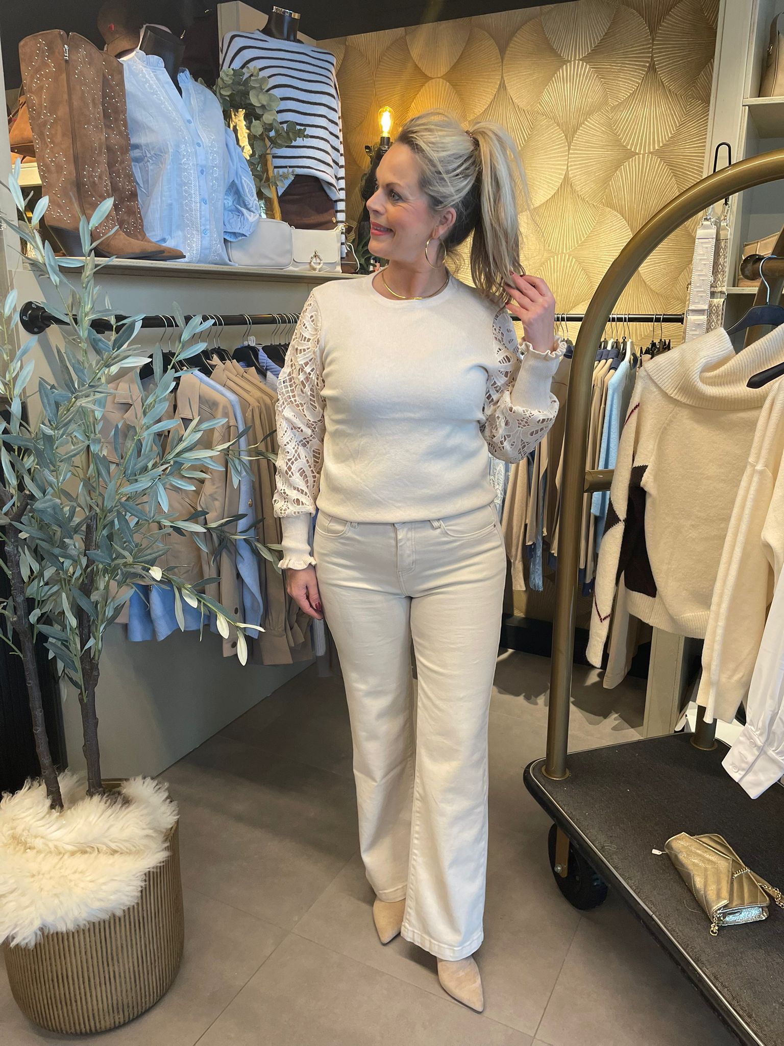 Trui opengewerkte mouw beige