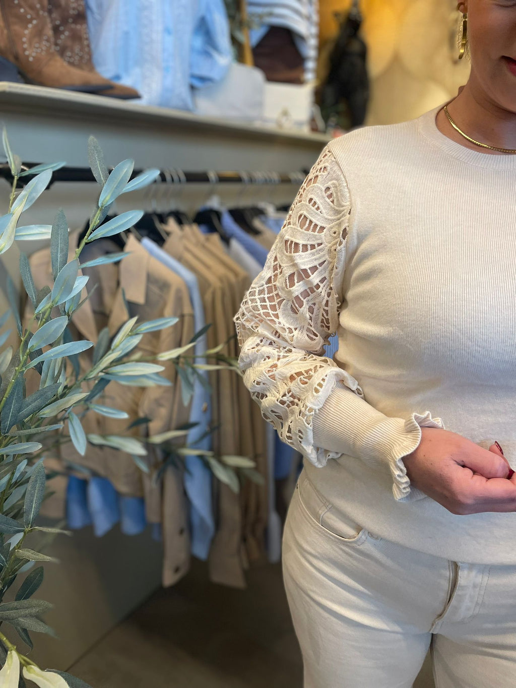 Trui opengewerkte mouw beige