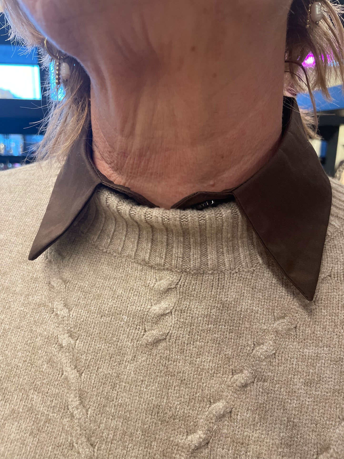 Donkerbruin kraagje