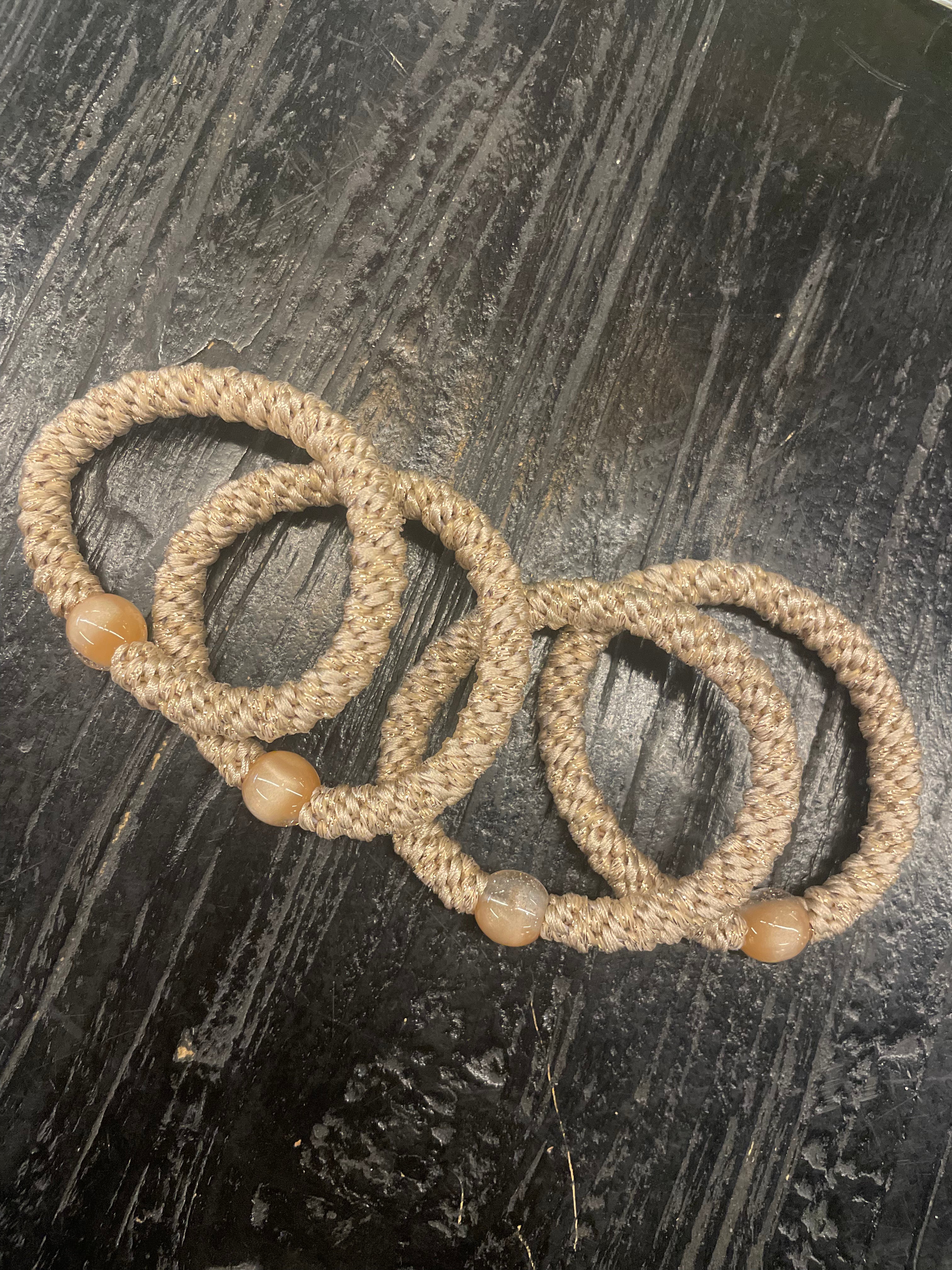 Kknekki beige met goud glittertje