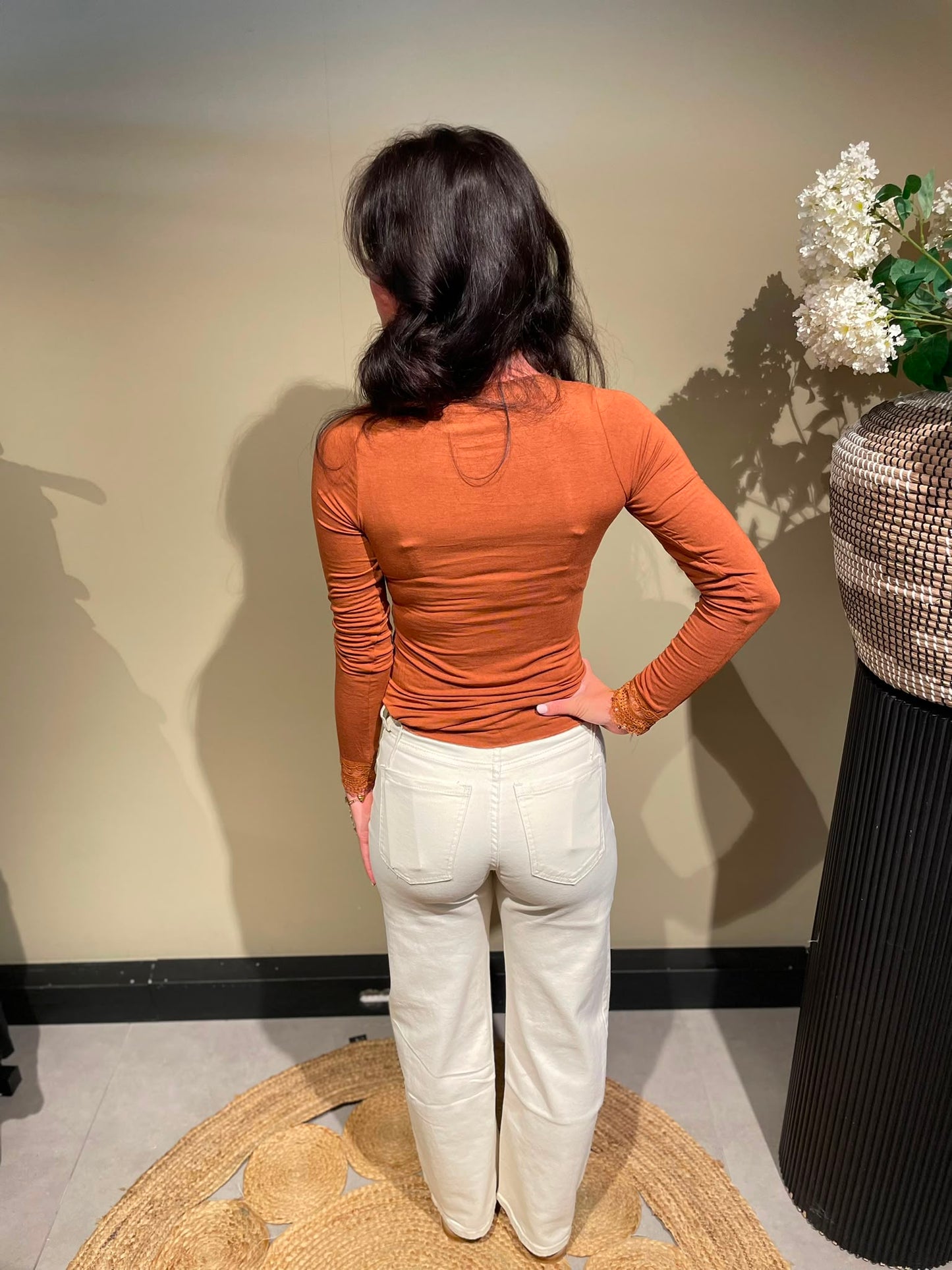 Triple Nine - Top cashmere met vhals caramel TR9003