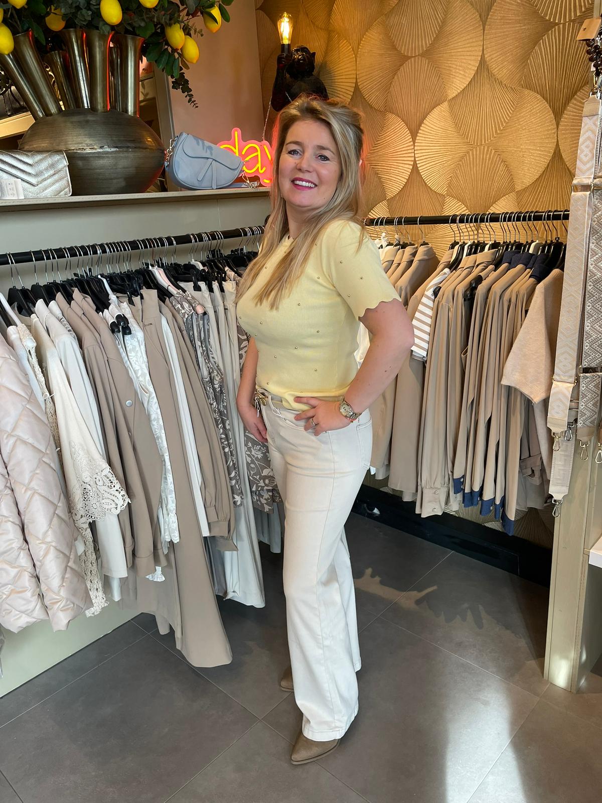 Truitje met studs geel