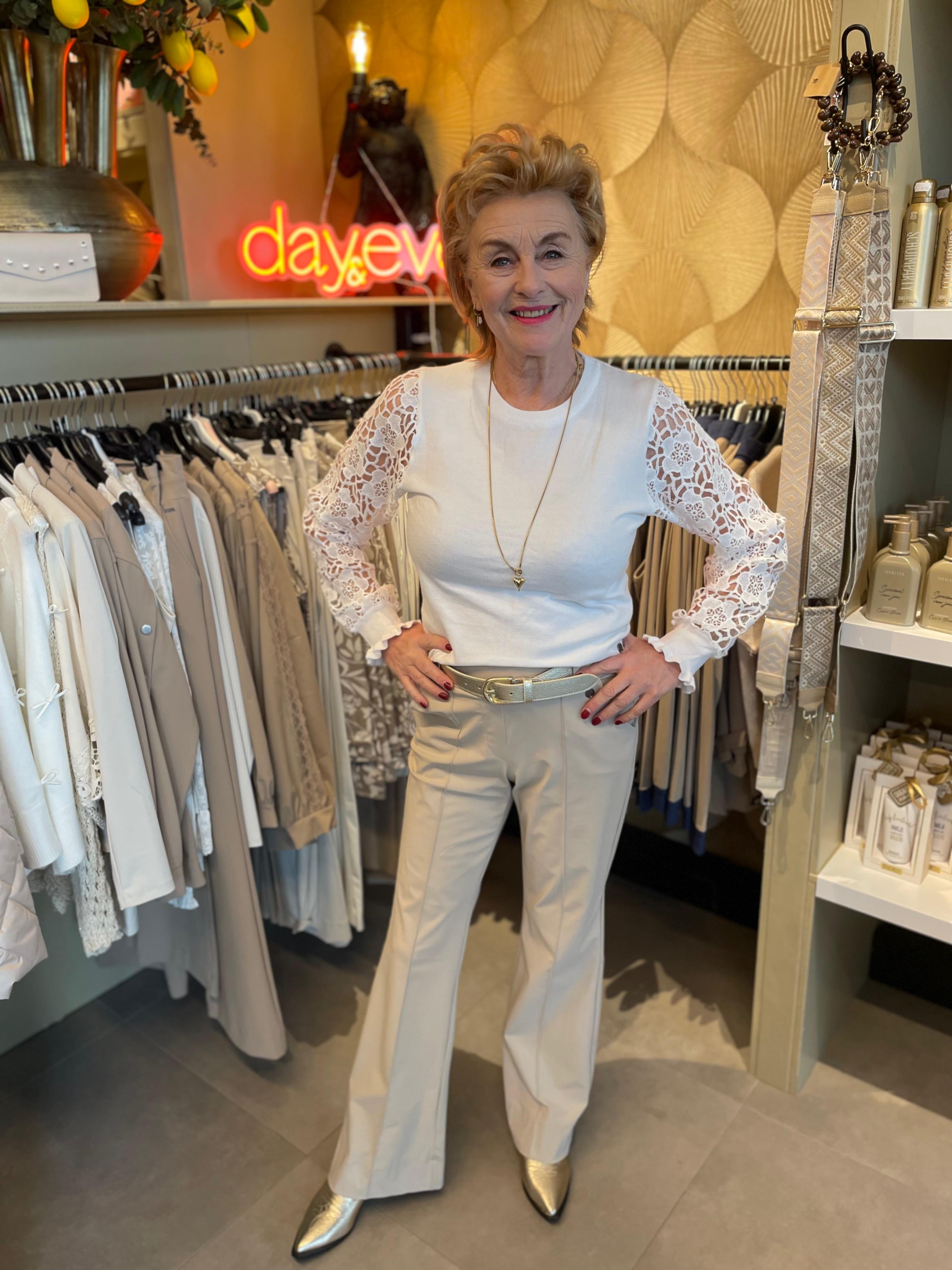 Triple Nine trui met kanten mouw wit