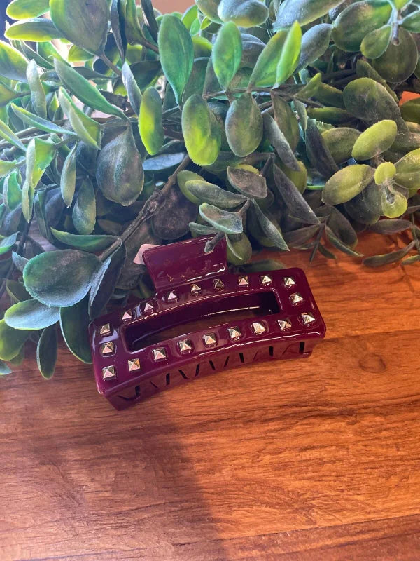 haarklem bordeaux met studs