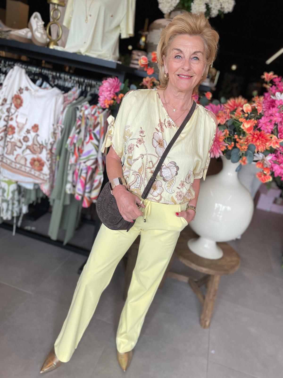 Blouse open schouder reva geel