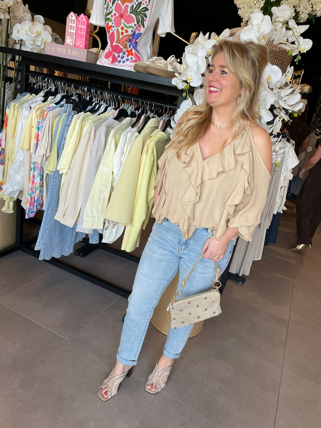 Open shoulder blouse Kailee