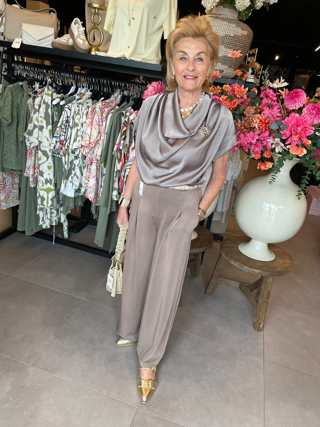 Blouse satijn Hanna taupe