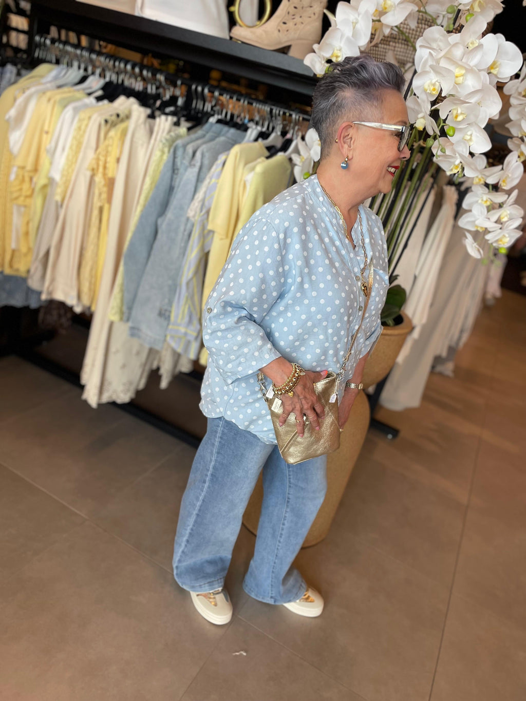Blouse Loes blauw met witte bollen
