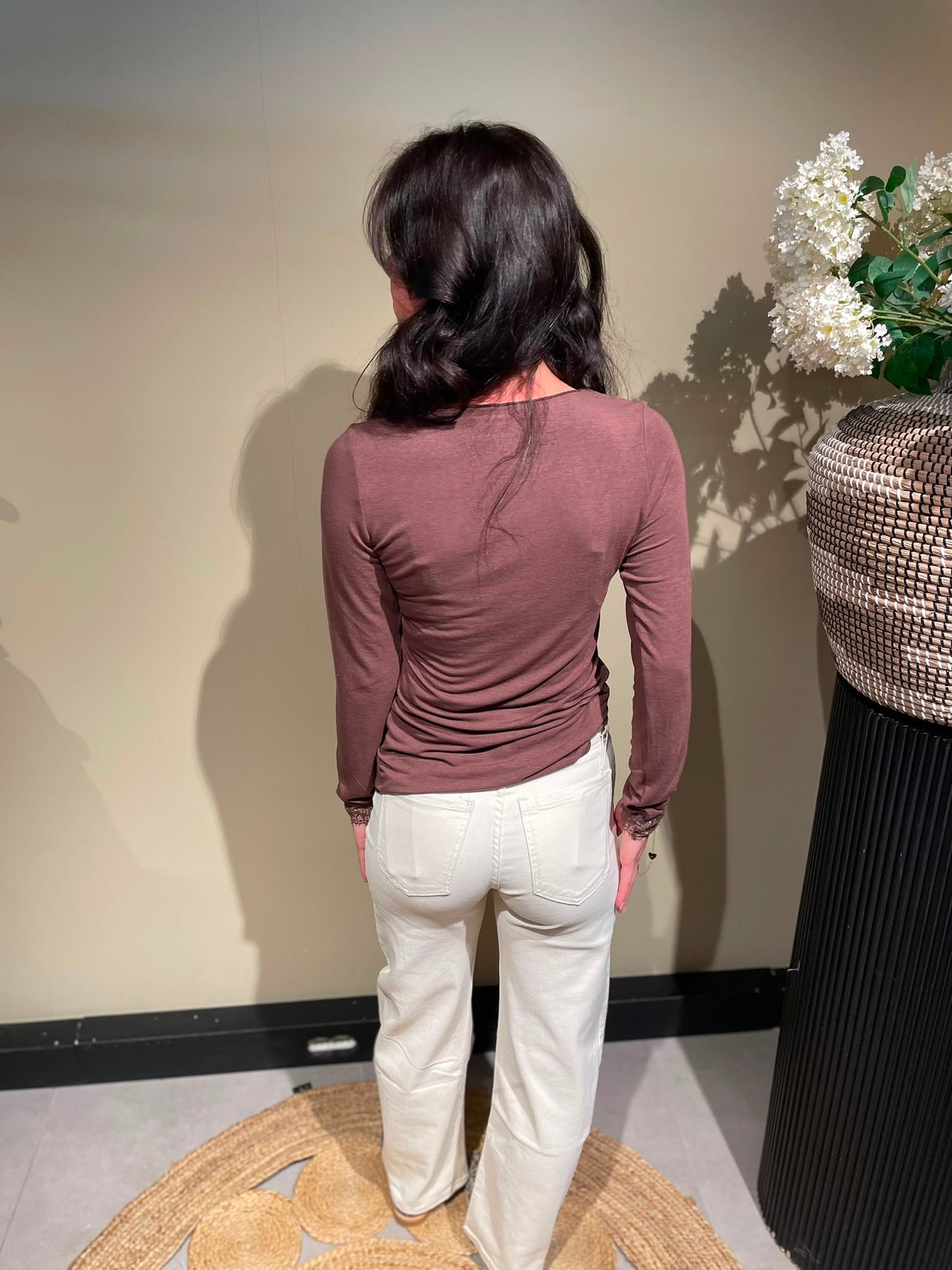 Triple Nine - Top cashmere met vhals donkerbruin TR9003