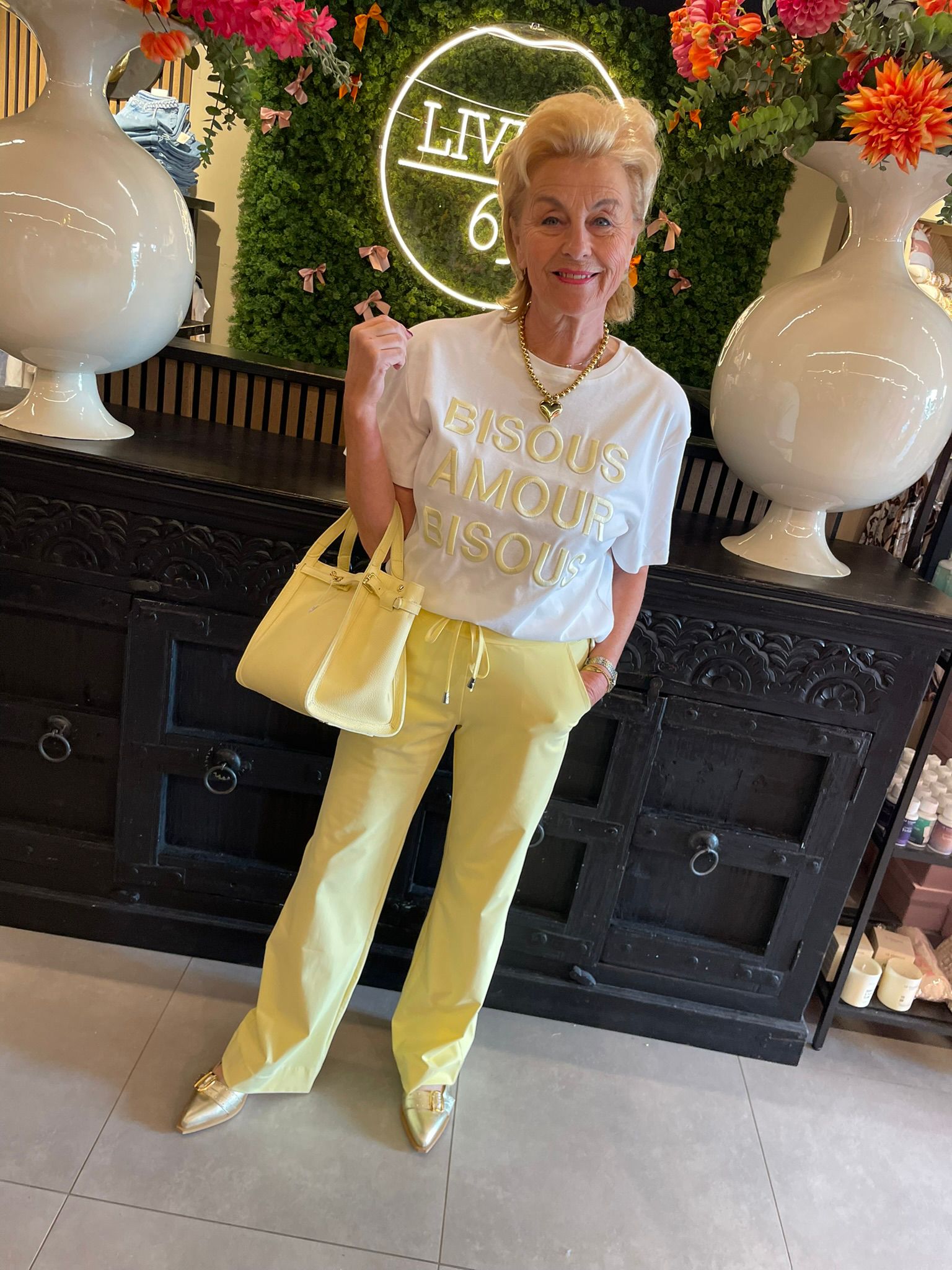 T-shirt Bisous Amour geel