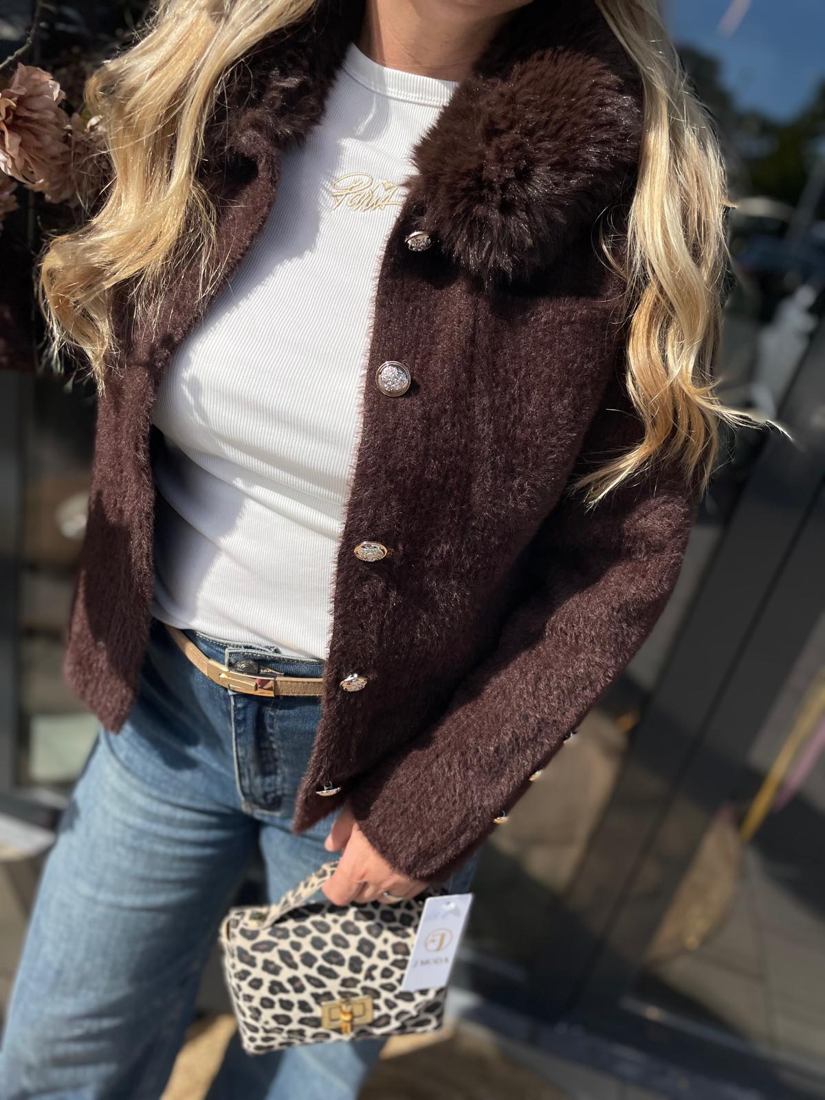 Jas Cleo bruin