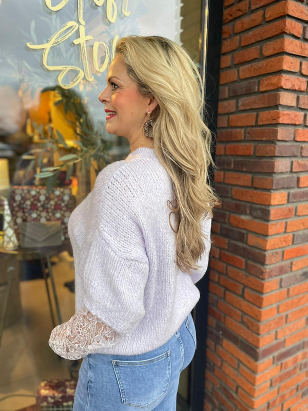 Trui met kanten mouw lila