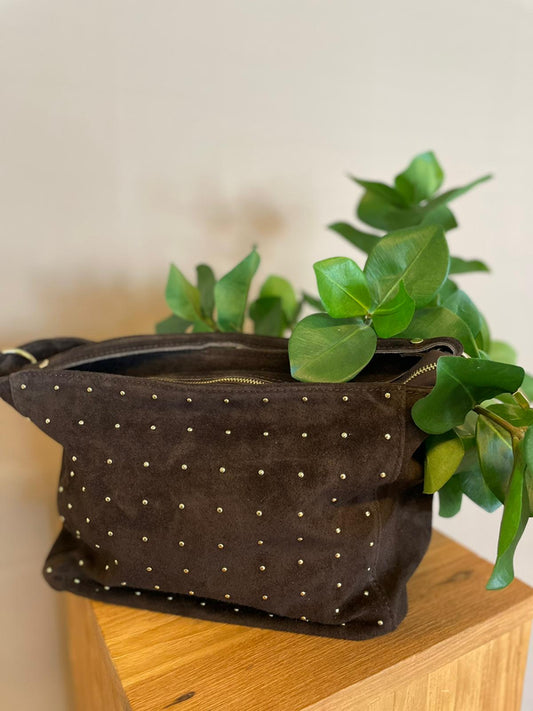 Livia tas donkerbruin met studs