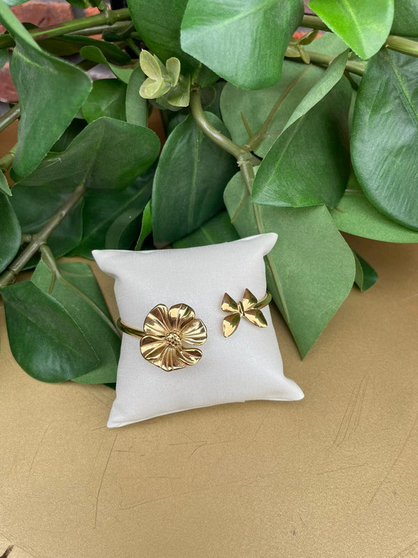 Floral touch bracelet